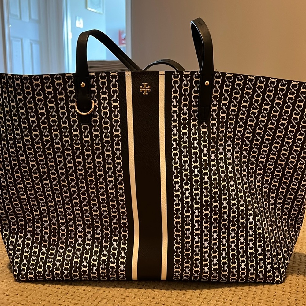 Black and white Tory birch bag